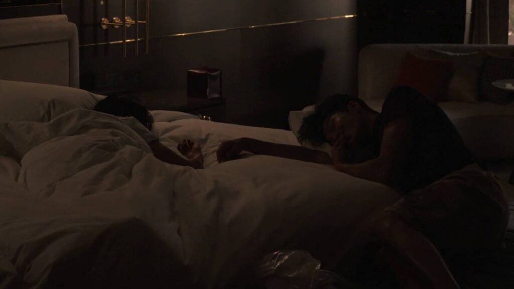 Two participants of Single’s Inferno Season 5: Kim Min-gee and Lim Su-been, falling asleep together during their Paradise date in episode 10.