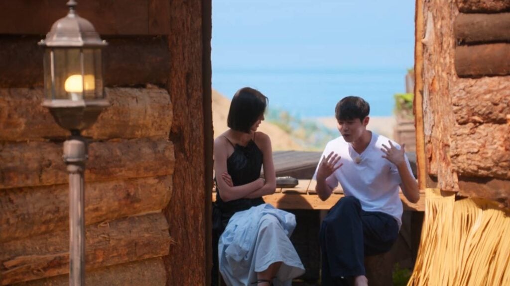 The screenshot from the Netflix show Single’s Inferno Season 5 - episode 9, Kim Go-eun and Woo Sung-min had a chat in Inferno.