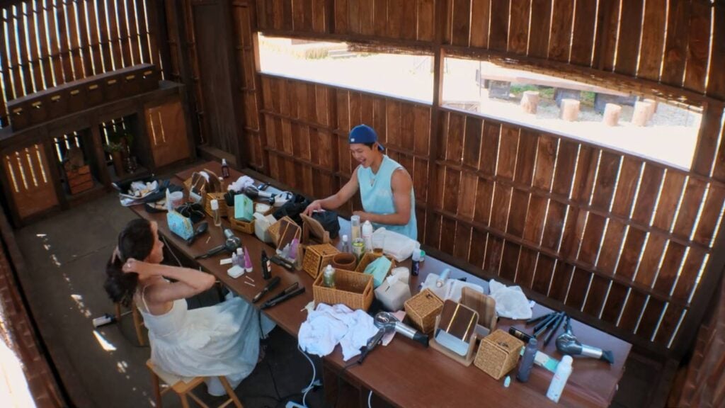 The screenshot from the Netflix show Single’s Inferno Season 5 - episode 9, Choi Mina Sue and Lim Su-been have a chat.