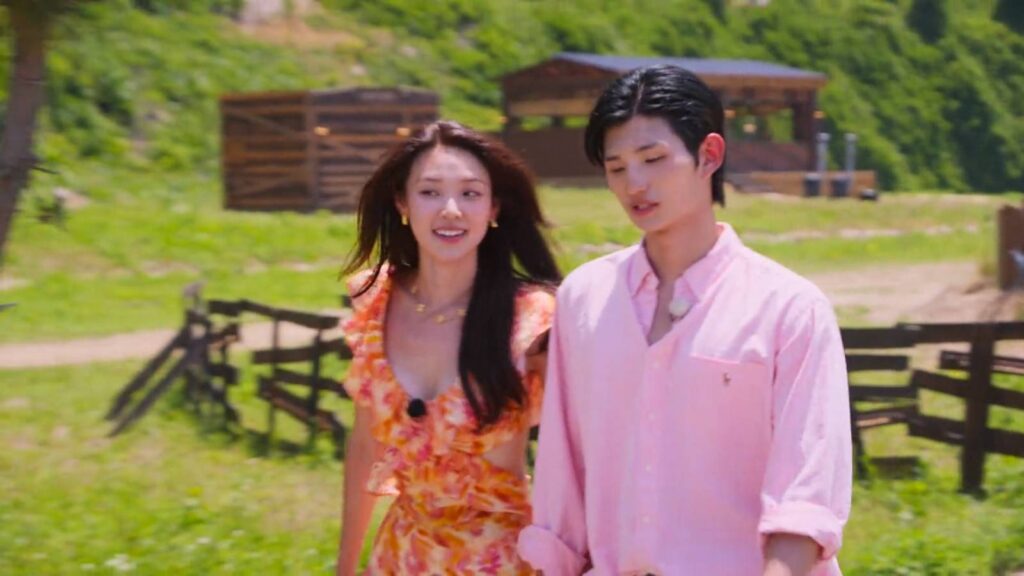In episode 12 of Single’s Inferno Season 5, five final couples of this show were formed: the image shows Choi Mina Sue and Lee Sung-hun.